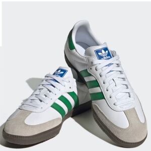 adidas Samba OG White Green Gum bottom, extra green laces included.